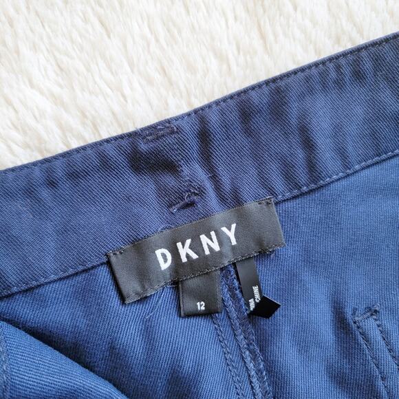 DKNY Living Linear Midrise Crop Joggers - Picture 5 of 6